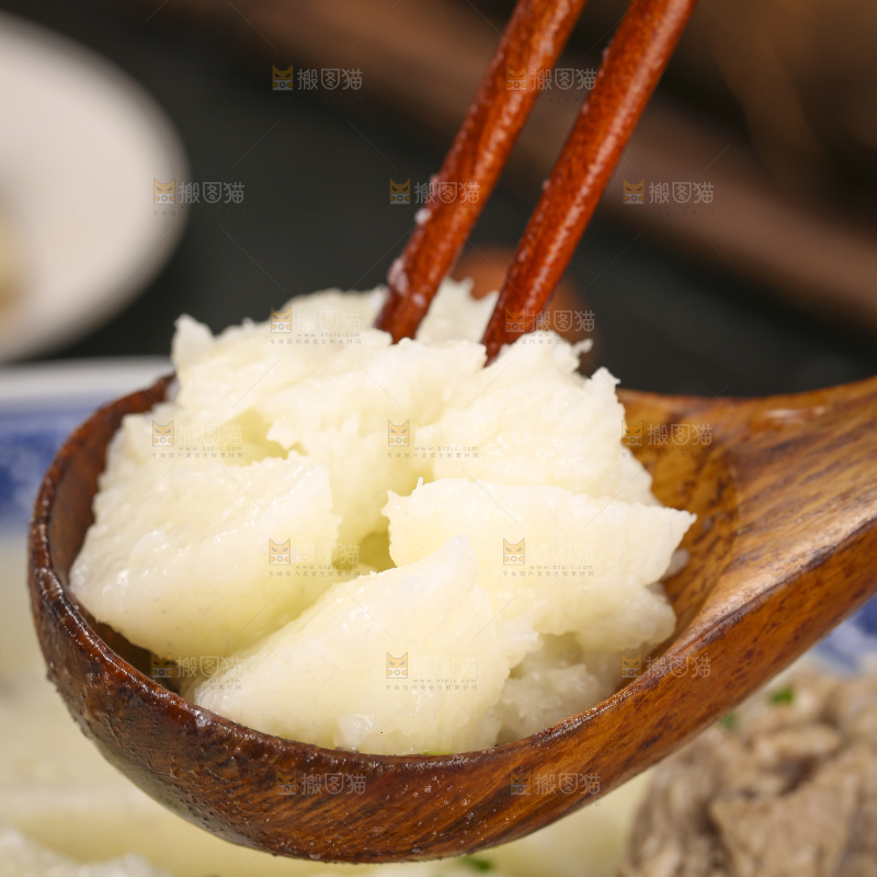 深底上的山药排骨汤
