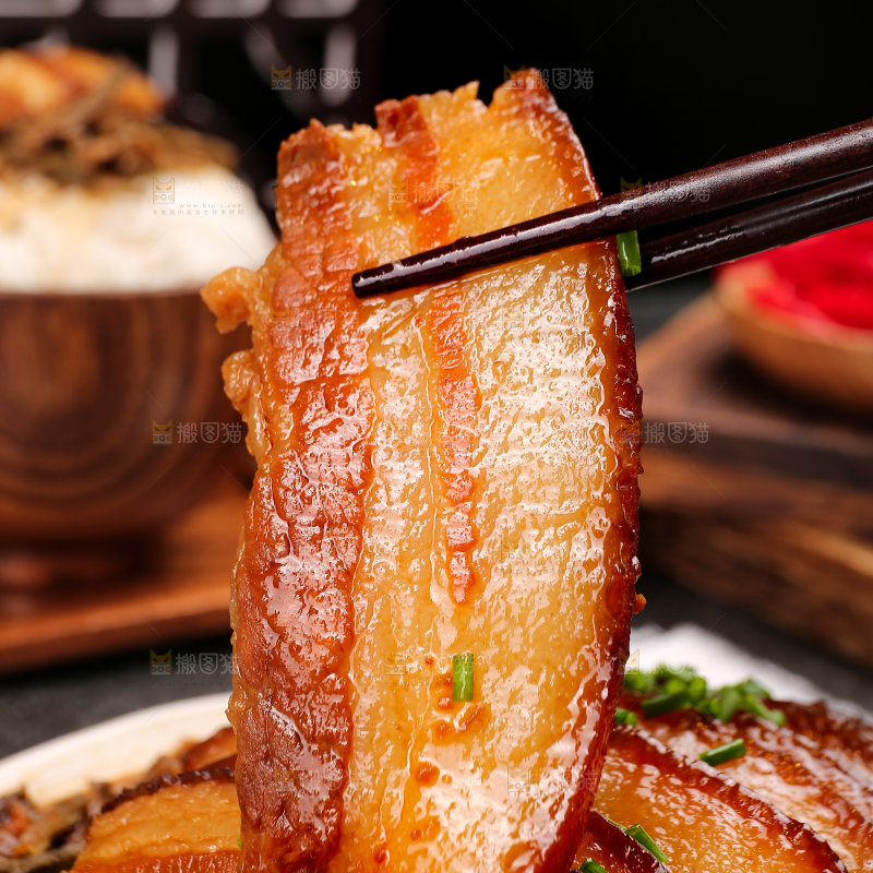 深底上的干豆角扣肉