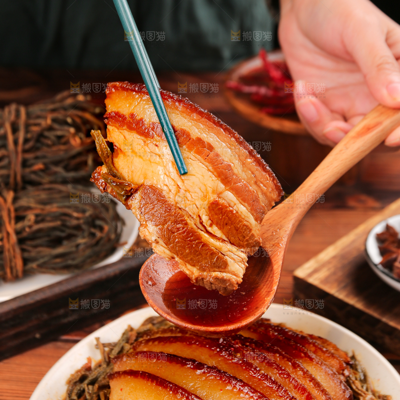 深底上的干豆角扣肉