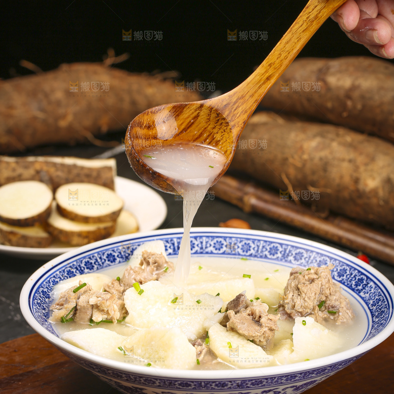 深底上的山药排骨汤