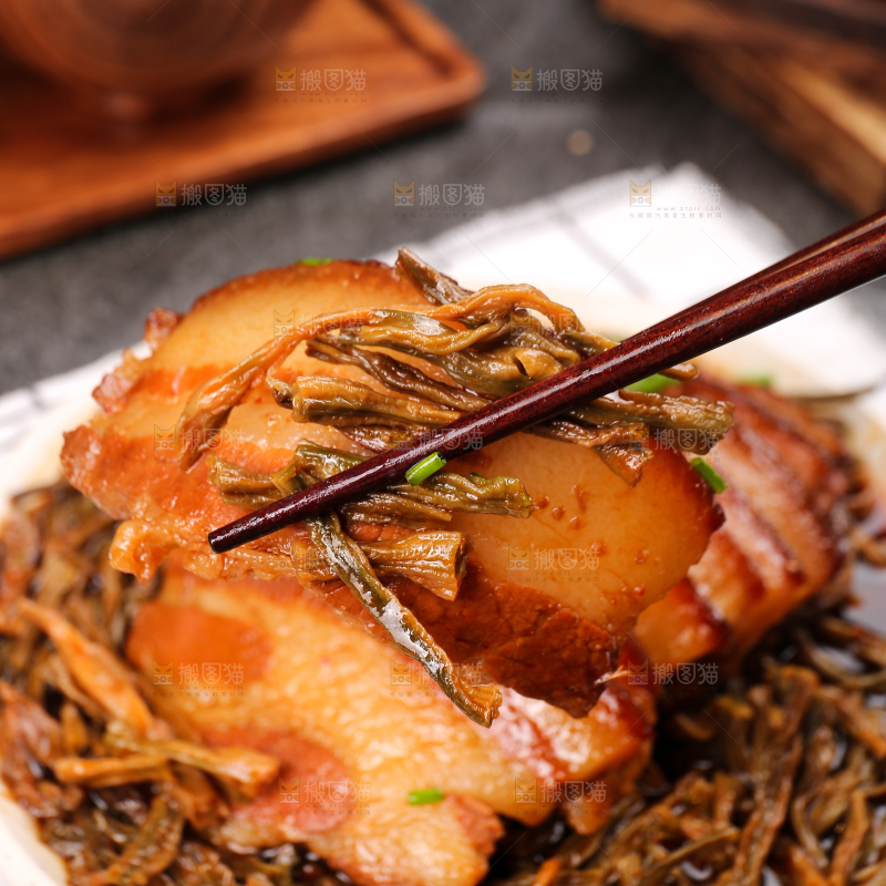 深底上的干豆角扣肉