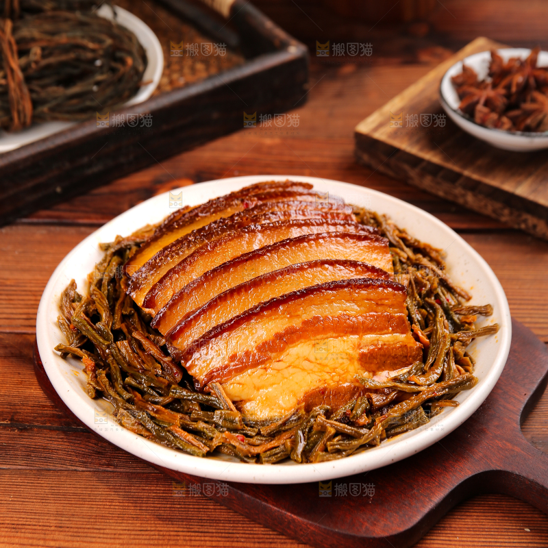 深底上的干豆角扣肉