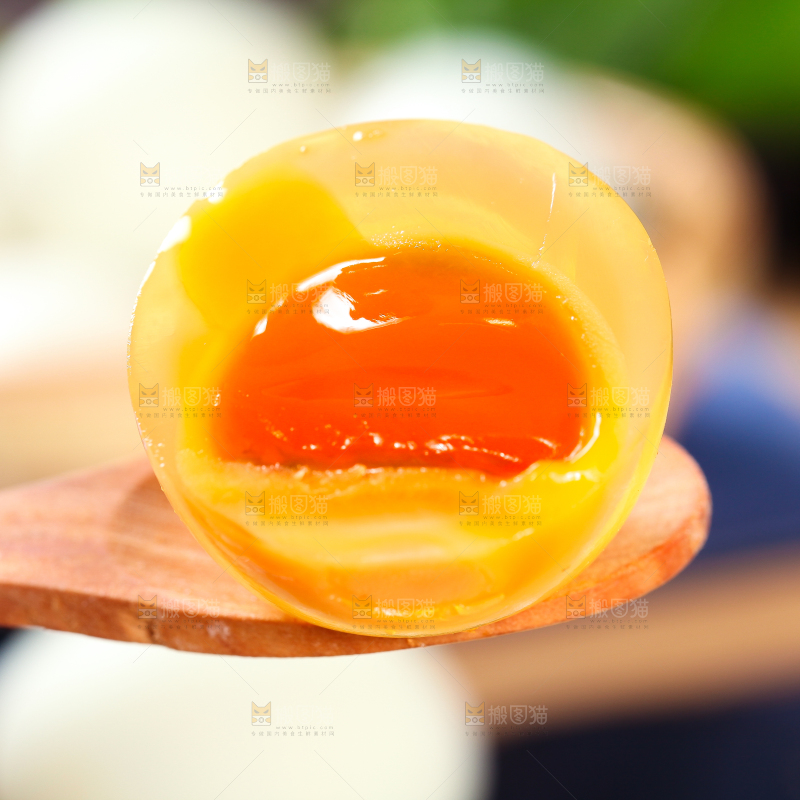 浅底上的黄心皮蛋