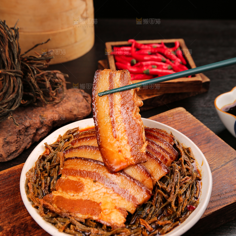 深底上的干豆角扣肉