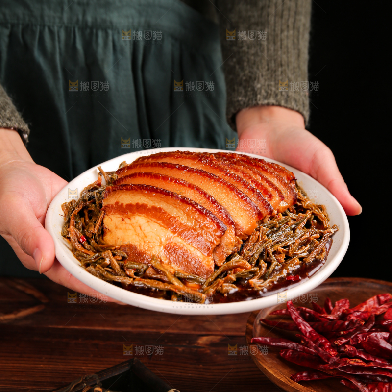 深底上的干豆角扣肉