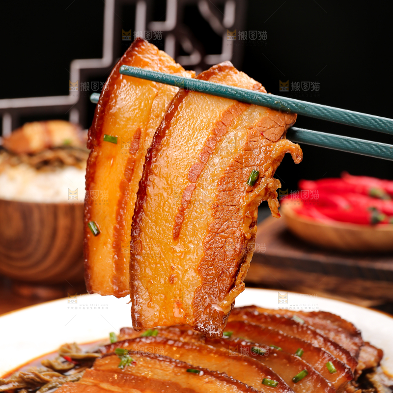 深底上的干豆角扣肉