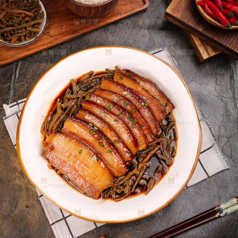 深底上的干豆角扣肉