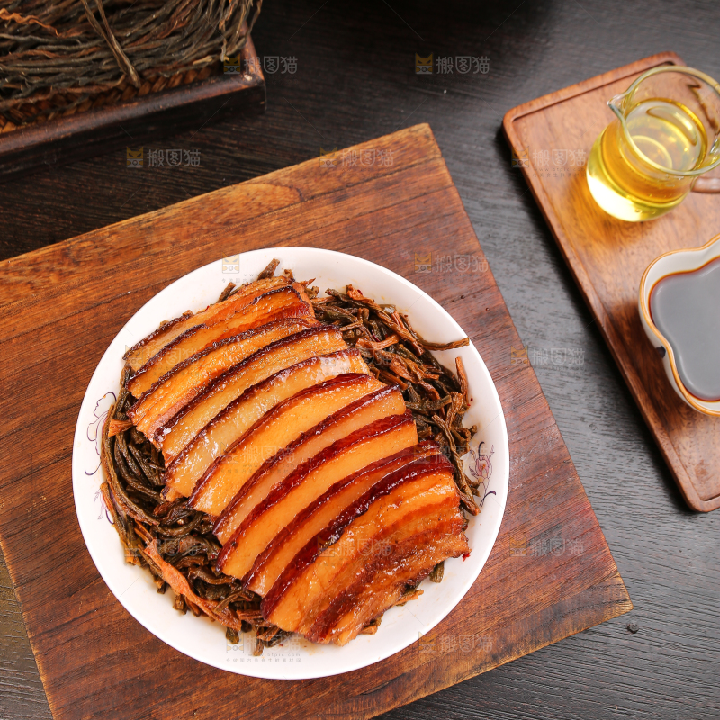 深底上的干豆角扣肉
