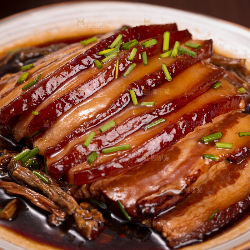 深底上的干豆角扣肉