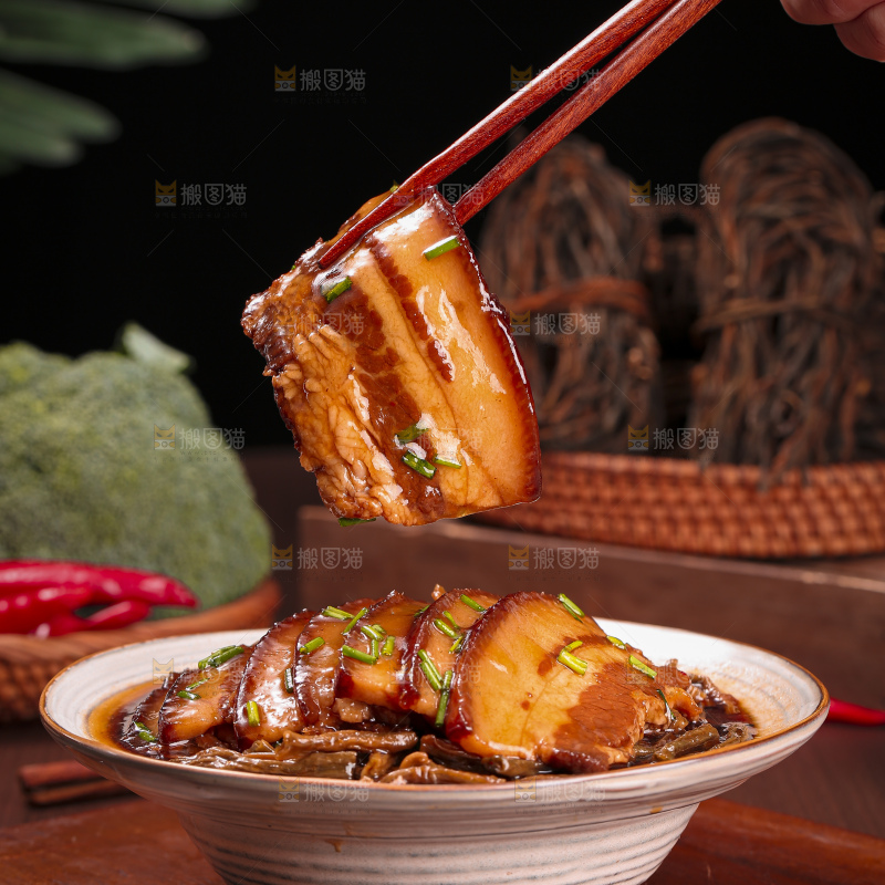 深底上的干豆角扣肉