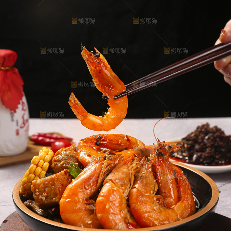 深底上的干锅大虾