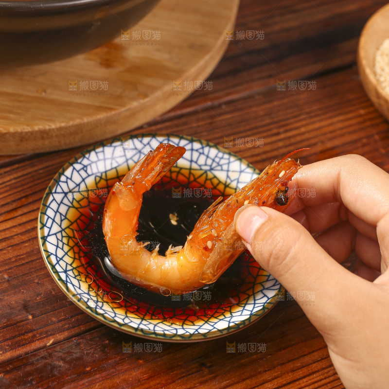 深底上的干锅大虾