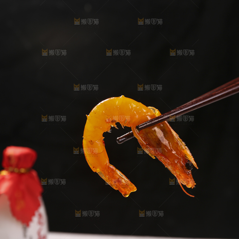 深底上的干锅大虾