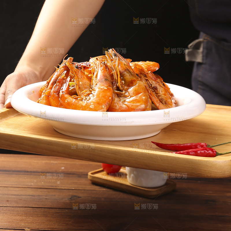深底上的干锅大虾
