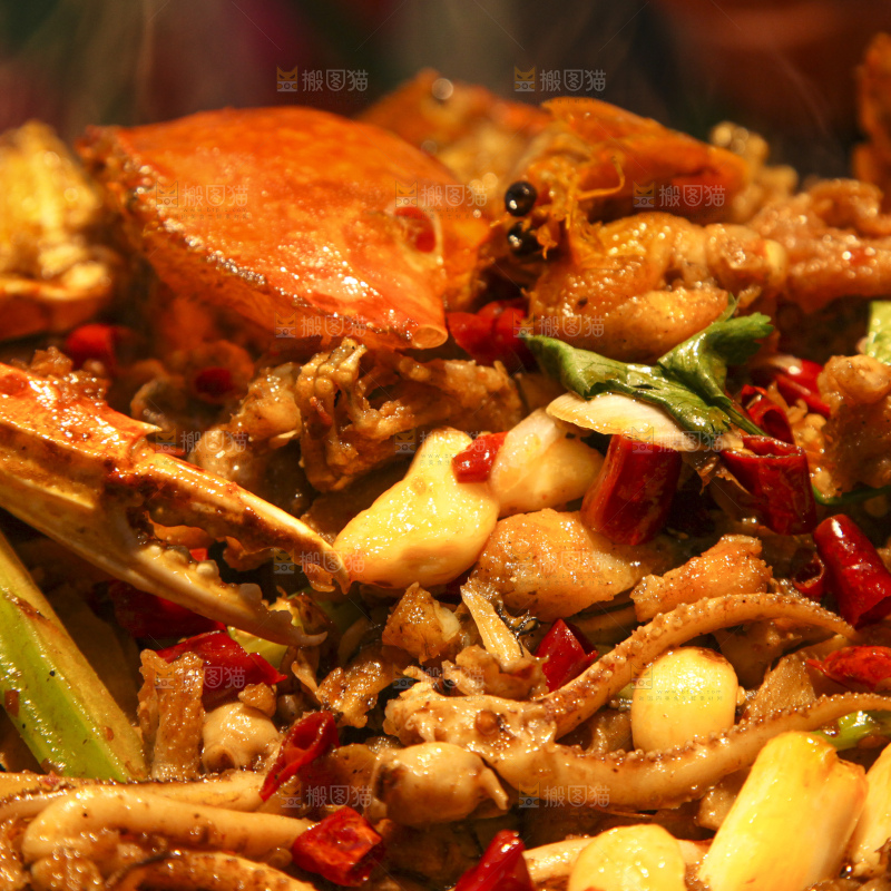 深底上的香辣肉蟹煲