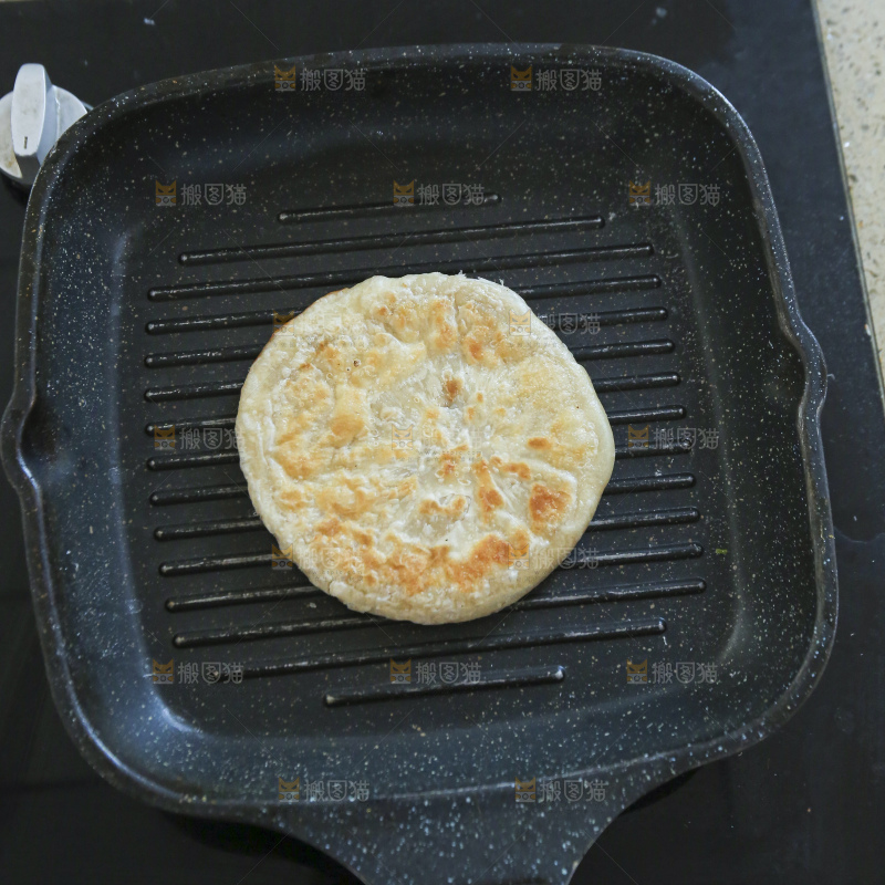 锅里的煎饼