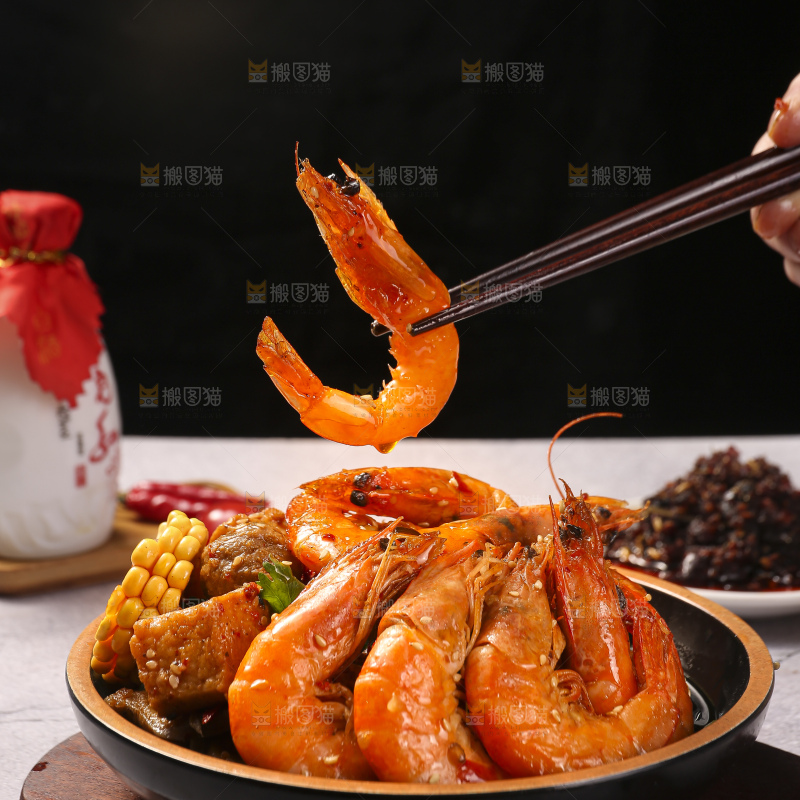深底上的干锅大虾