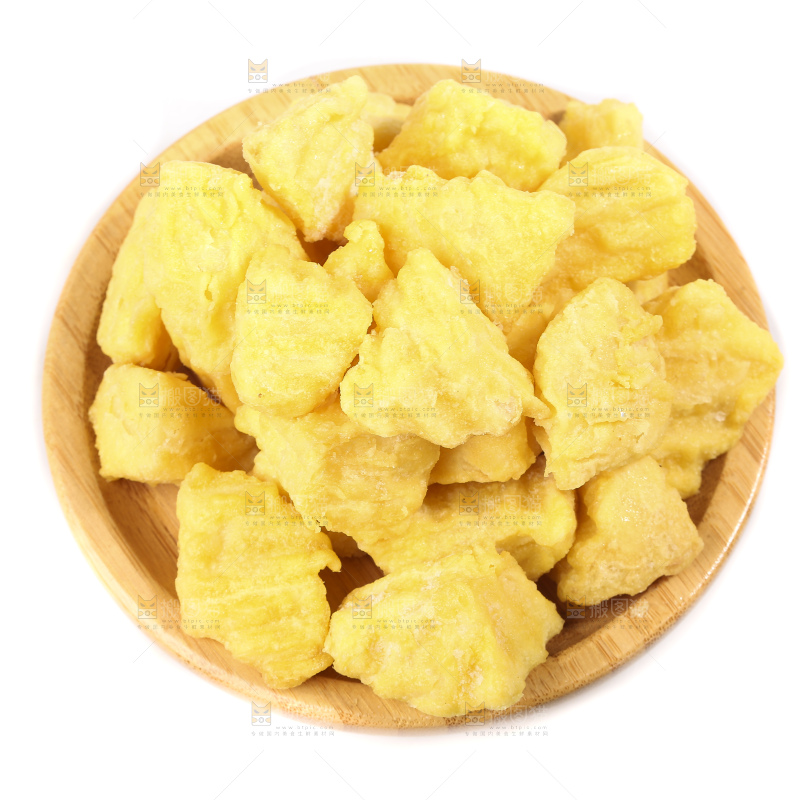 白底上的锅巴土豆