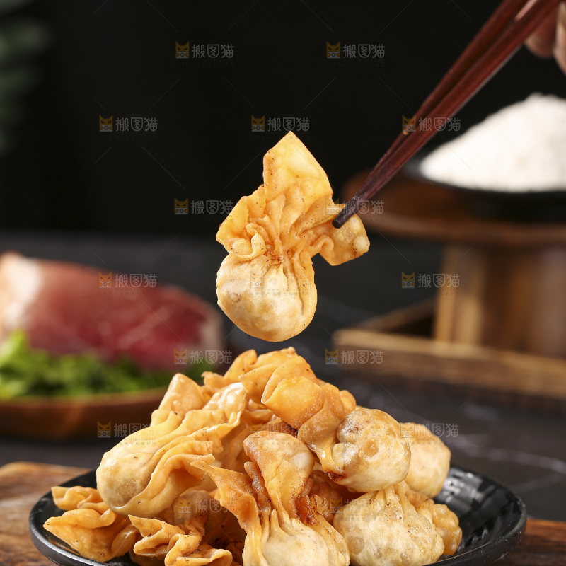 深底上的小金鱼馄饨