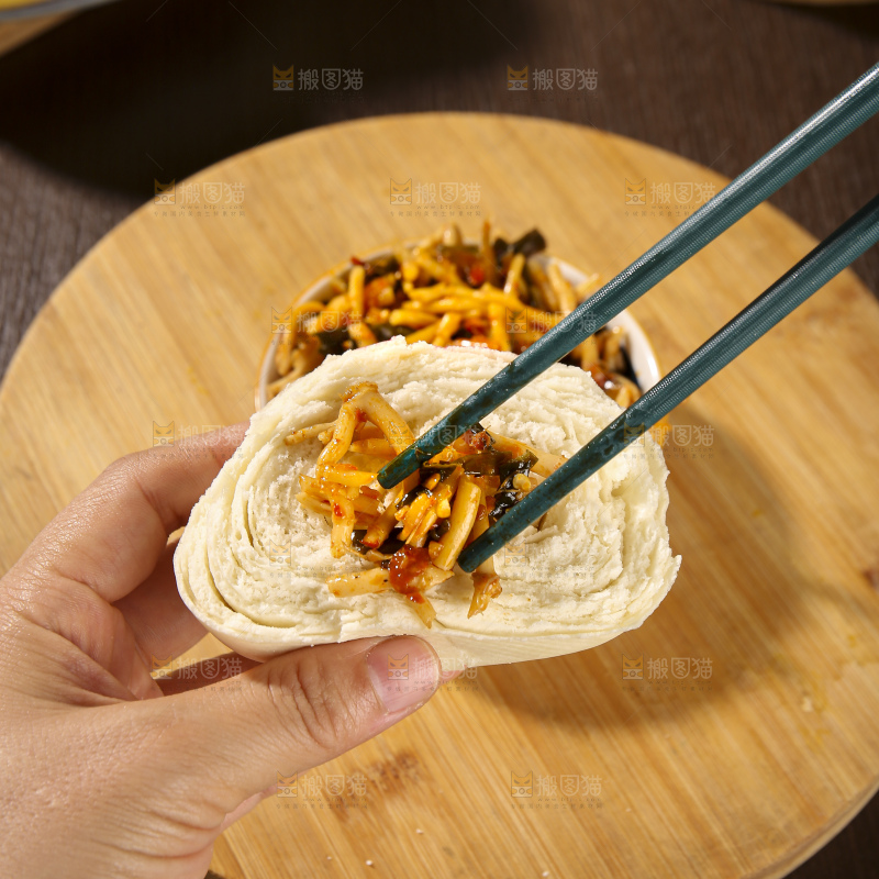 深底上的白面馒头