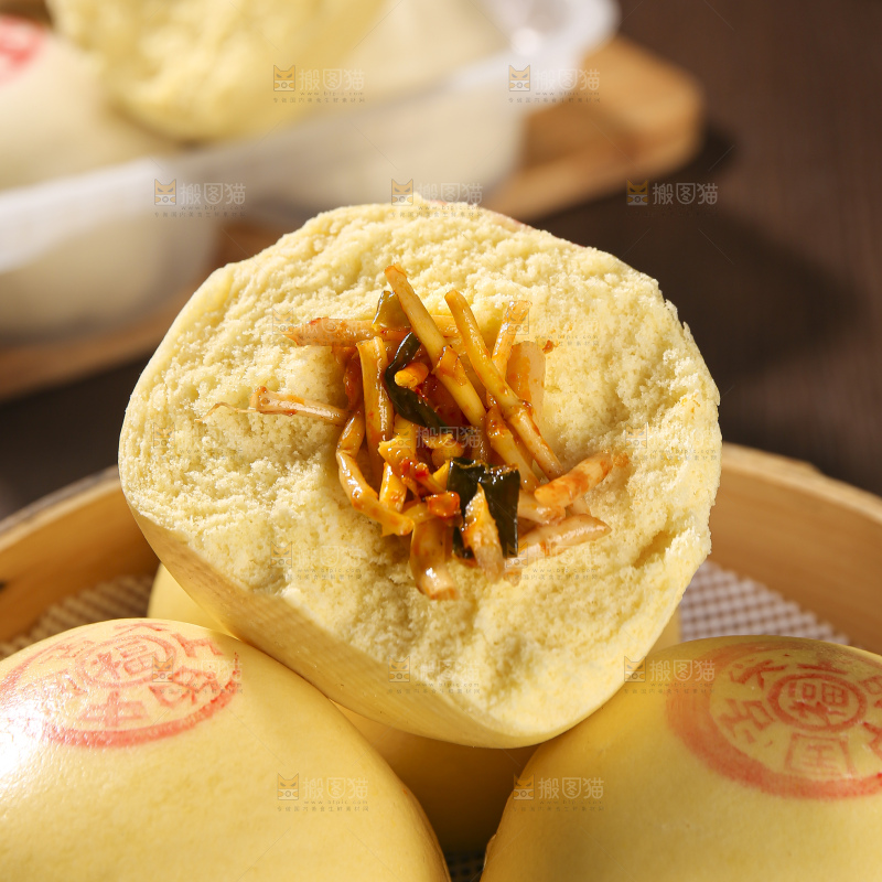 深底上的玉米馒头