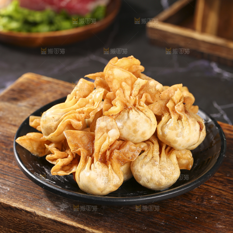 深底上的小金鱼馄饨