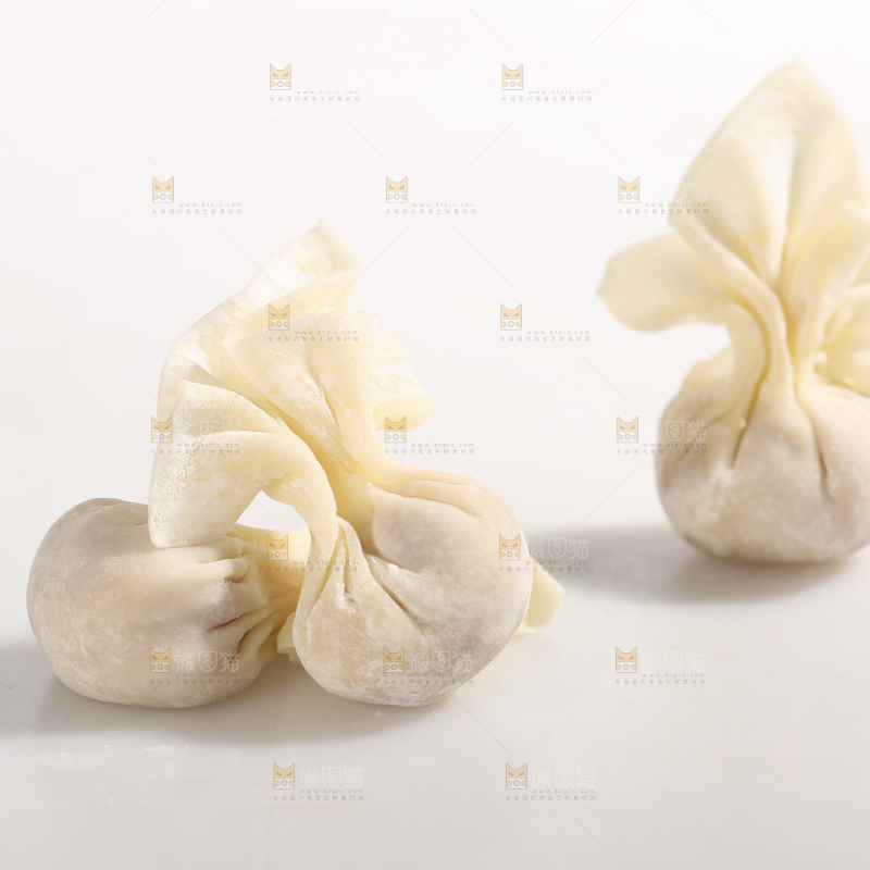 白底上的小金鱼馄饨
