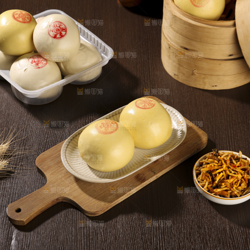 深底上的玉米馒头