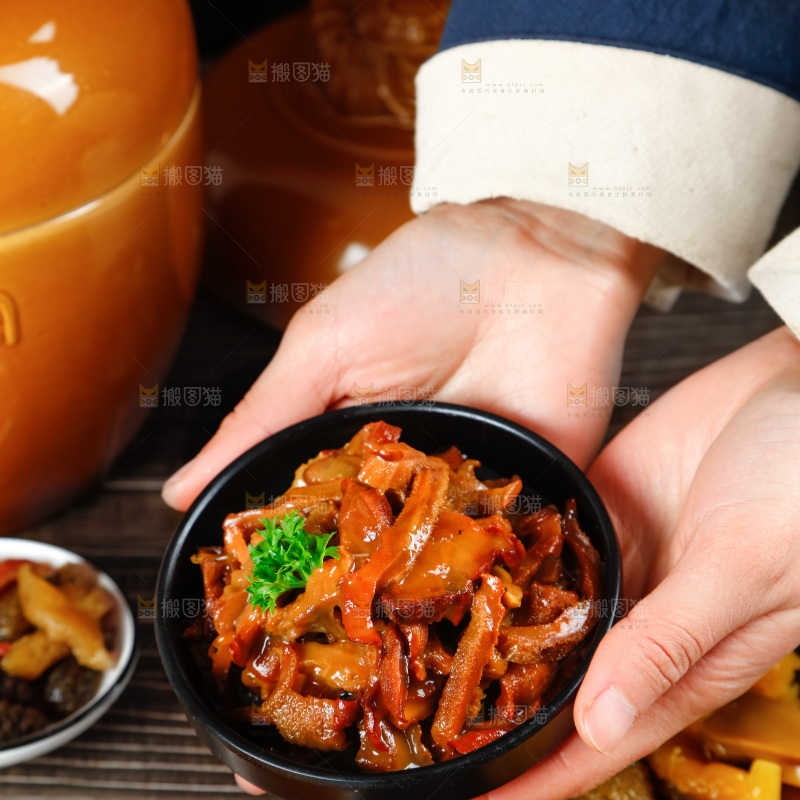 深底上的佛跳墙食材