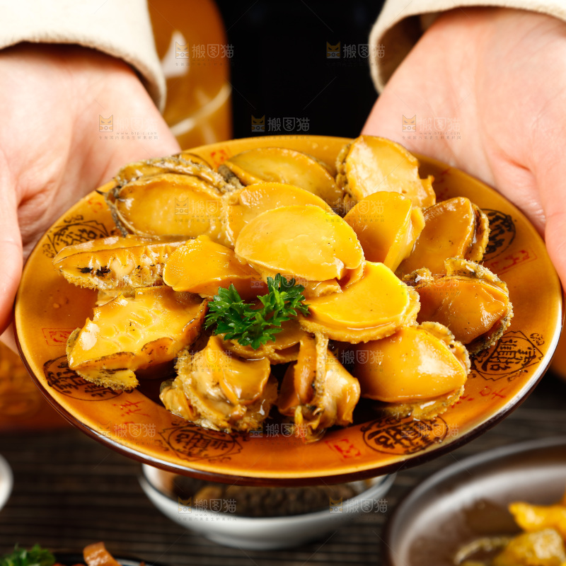 深底上的佛跳墙食材