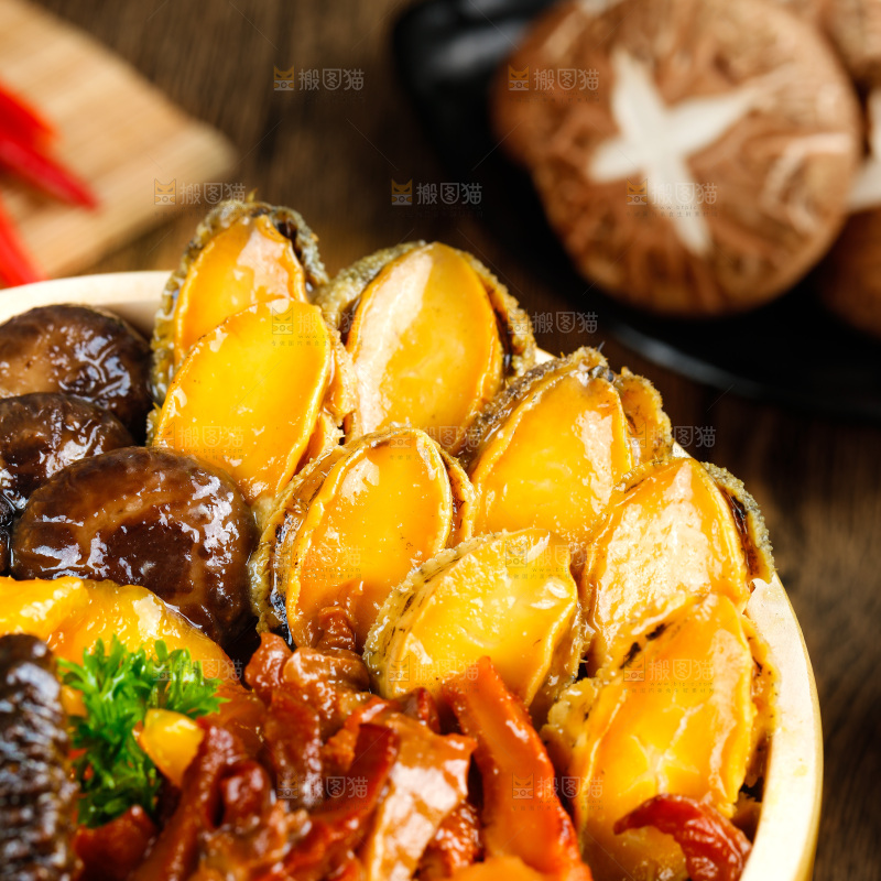 深底上的佛跳墙食材