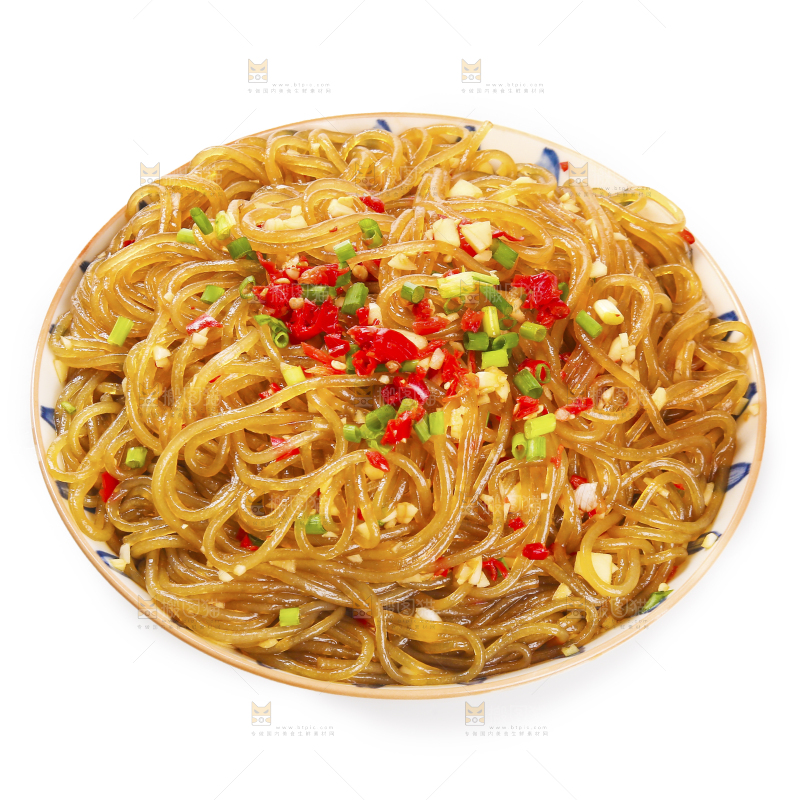 白底上的炒红薯粉条