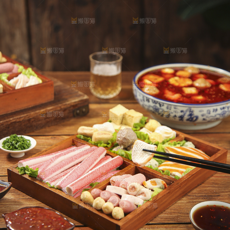 木底上的火锅丸子