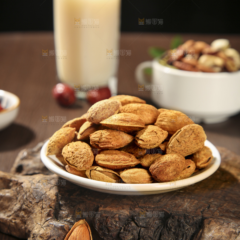 深底上的扁桃仁