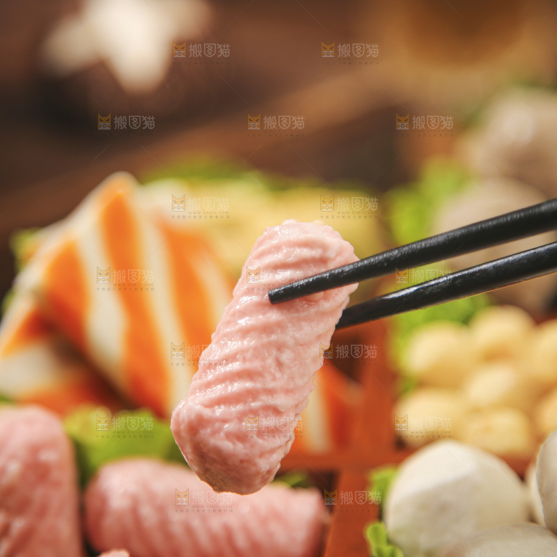 木底上的火锅丸子
