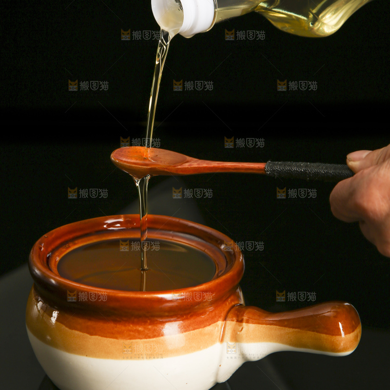 深底上的山茶油