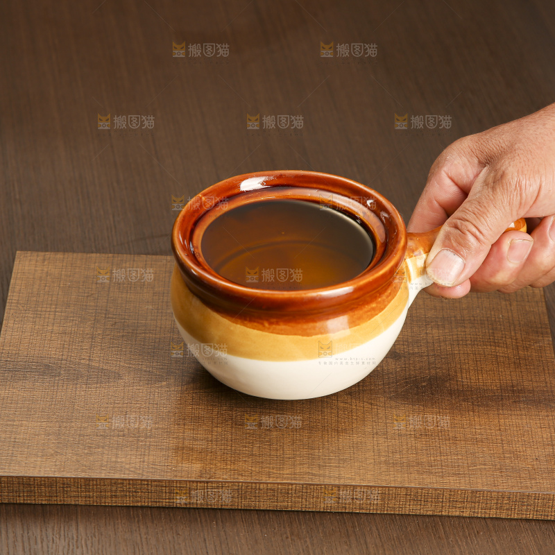 深底上的山茶油