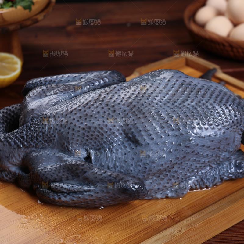 深底上的鲜乌鸡