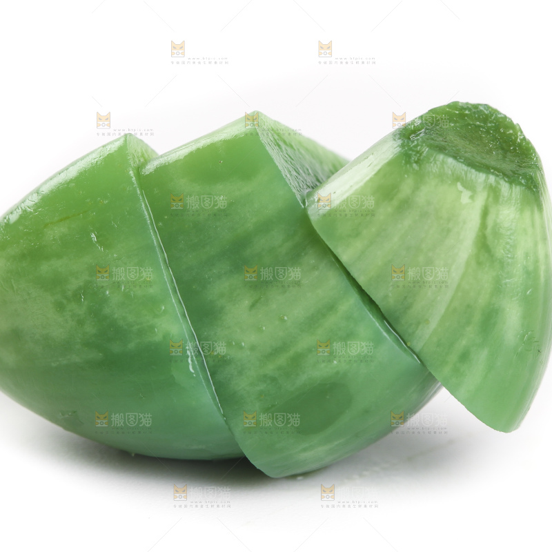 白底上的腊八蒜