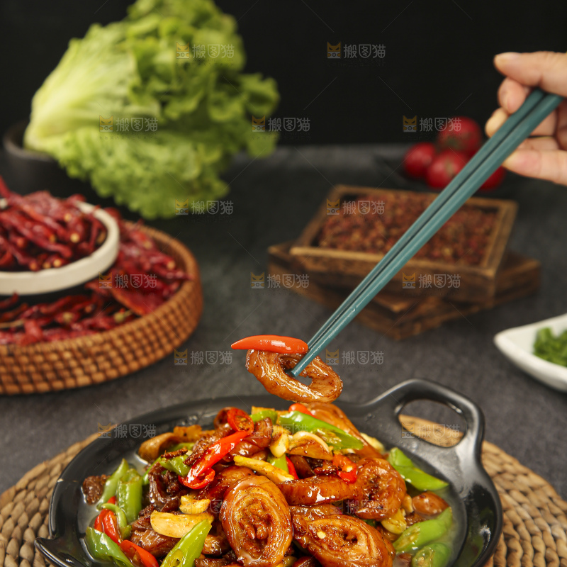 深底上的炒肥肠
