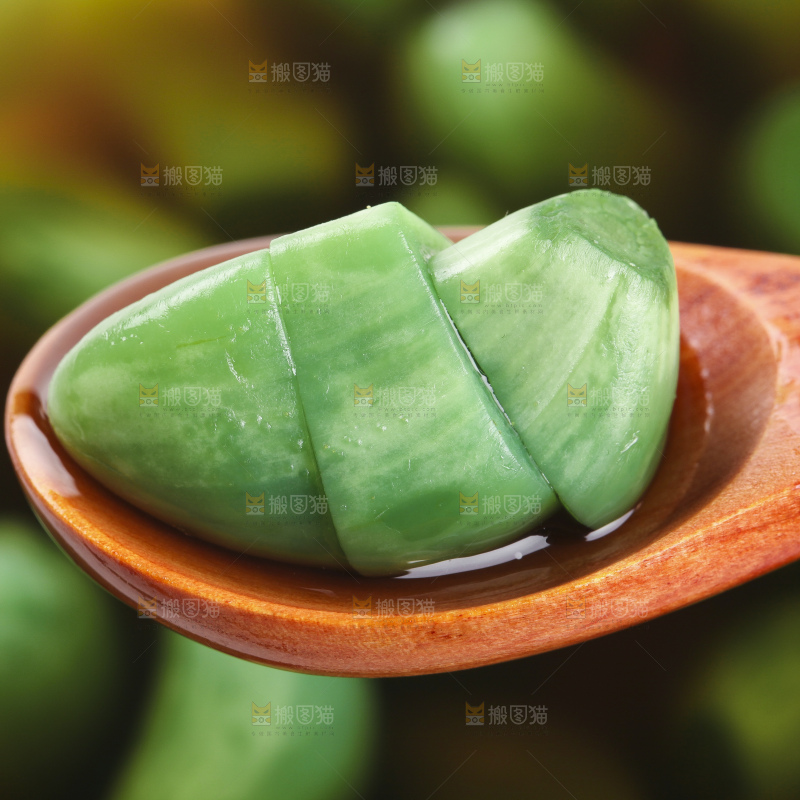 深底上的腊八蒜