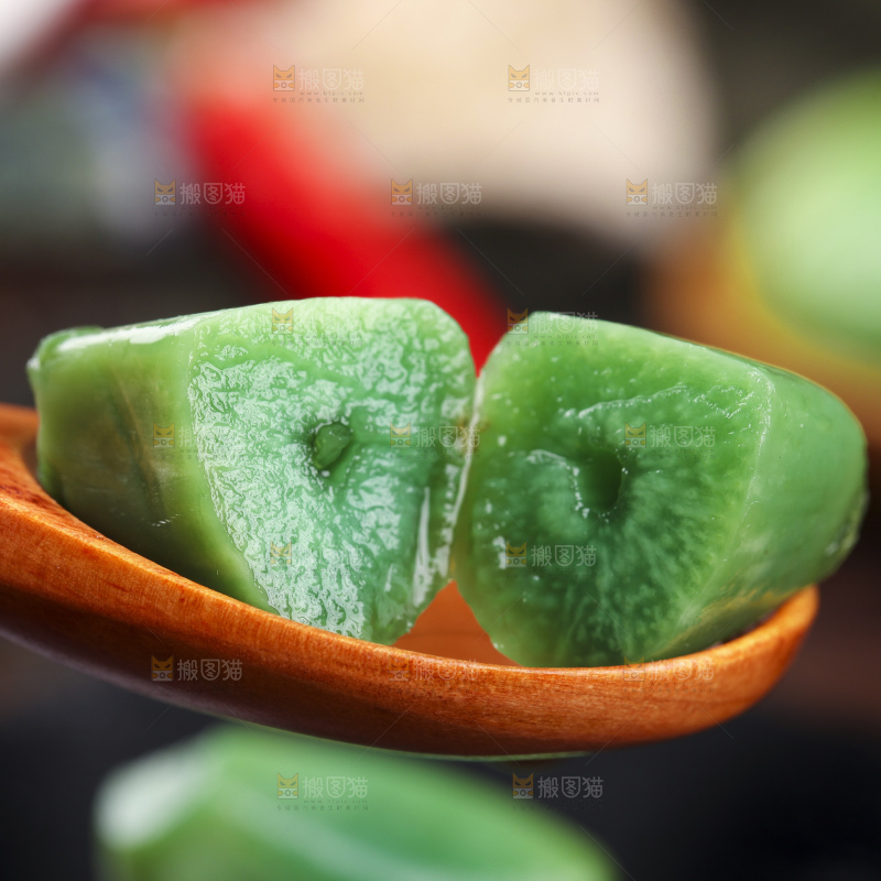 深底上的腊八蒜