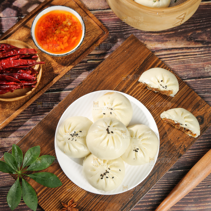 深底上的牛肉包子