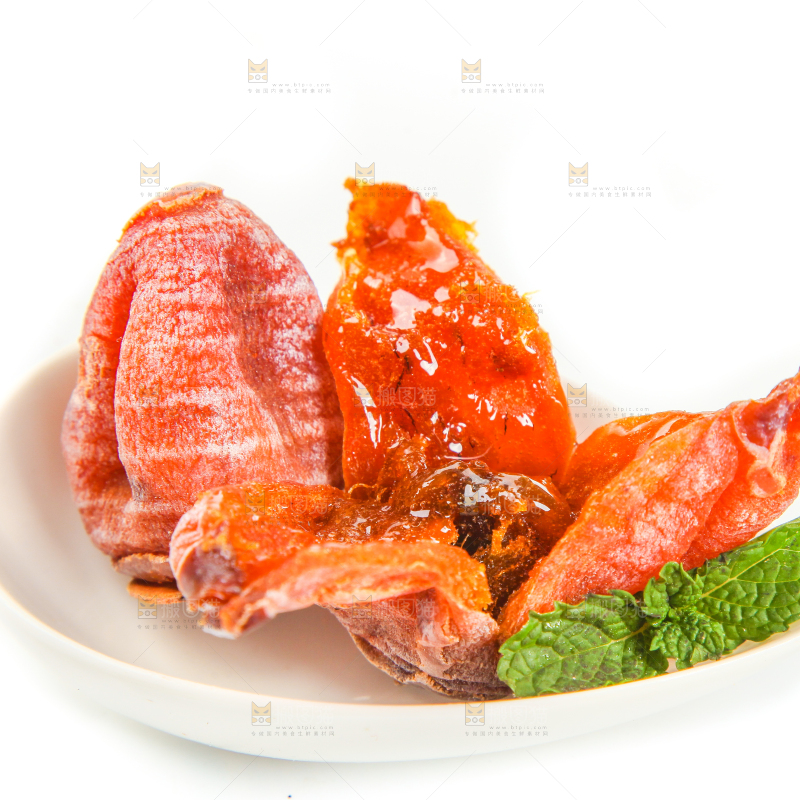 白底上放着吊柿饼