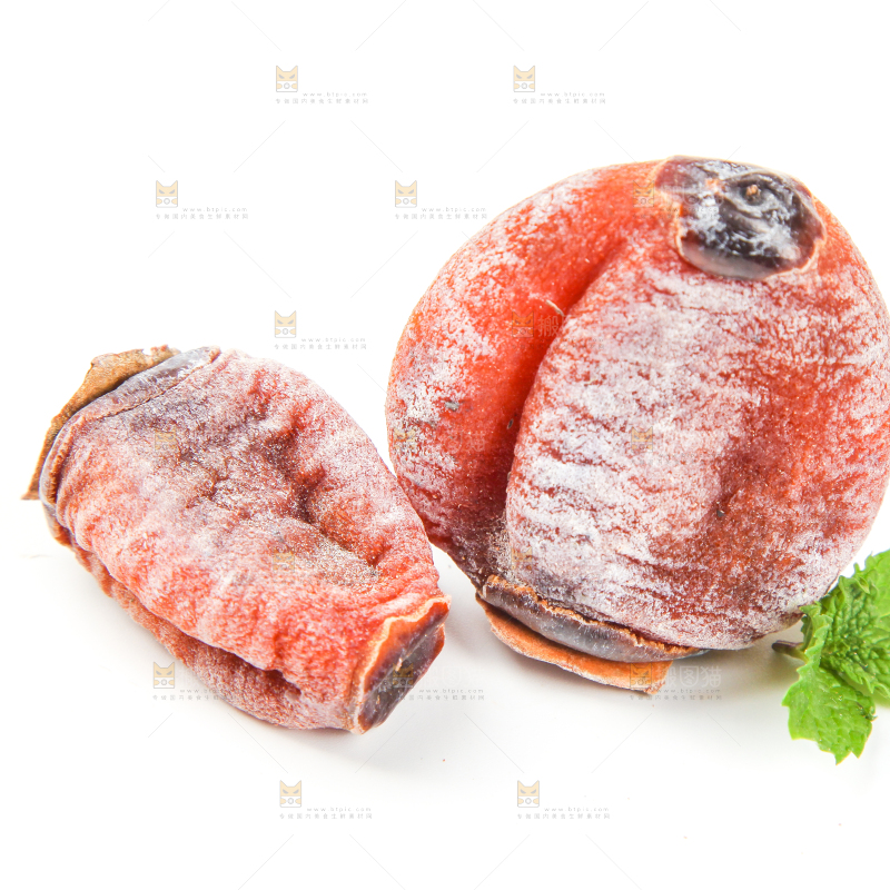 白底上放着吊柿饼