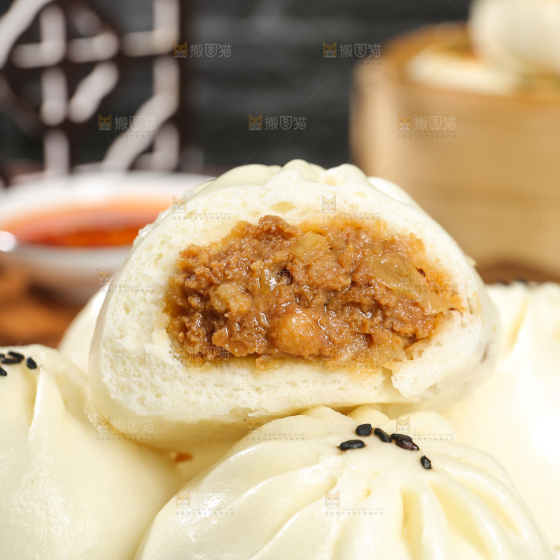 深底上的牛肉包子