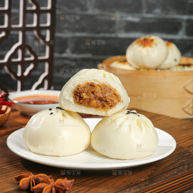 深底上的牛肉包子