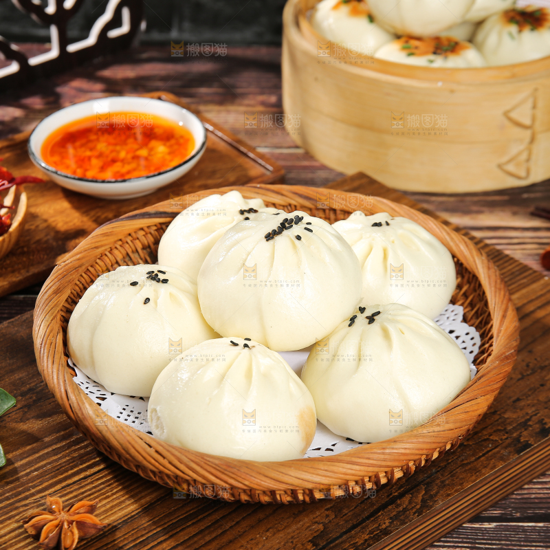 深底上的牛肉包子