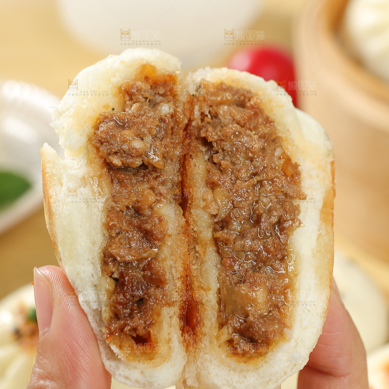 浅底上的牛肉包子
