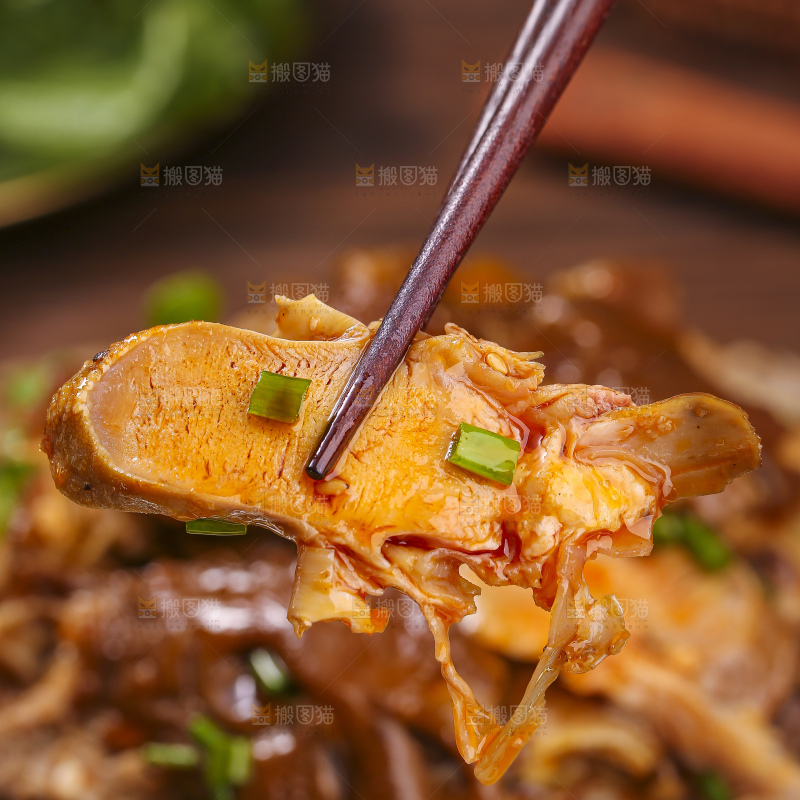 深底上的羊头肉
